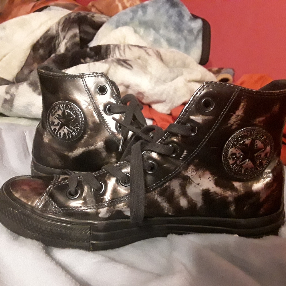 Metallic CONVERSE hightops
